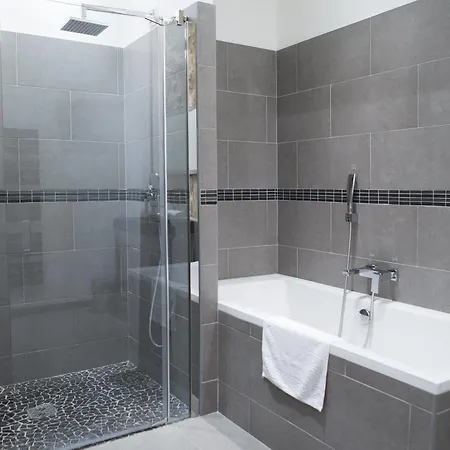 Ausone Beautiful Loft In Historical Center + Terrace And Parking Appartement